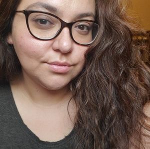 Meet your Posher, Anahi